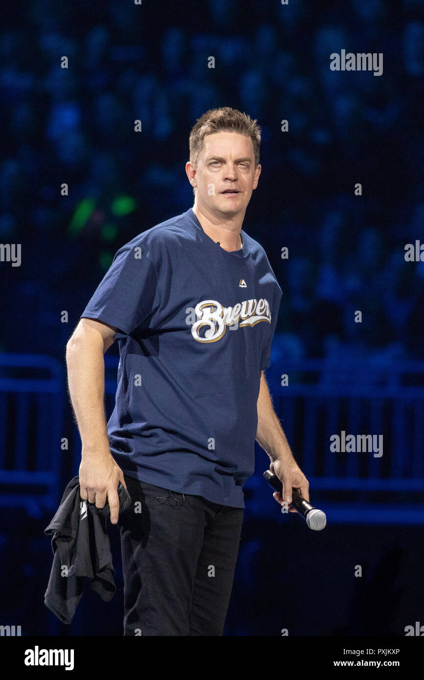 Milwaukee, Wisconsin, USA. 16th Oct, 2018. Comedian JIM BREUER warms up the crowd before Metallica during WorldWired Tour at Fiserv Forum in Milwaukee, Wisconsin Credit: Daniel DeSlover/ZUMA Wire/Alamy Live News Stock Photo