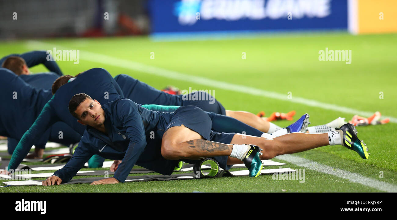 Eindhoven, Netherlands. October 23. 2018 Tottenham Hotspur's Erik Lamela during Tottenham Hotspur training session ahead of the UEFA Champions League Group B match against PSV Eindhoven at Phillips stadium, in Eindhoven, Netherlands, on 23 Oct , 2018  Credit Action Foto Sport Credit: Action Foto Sport/Alamy Live News Stock Photo
