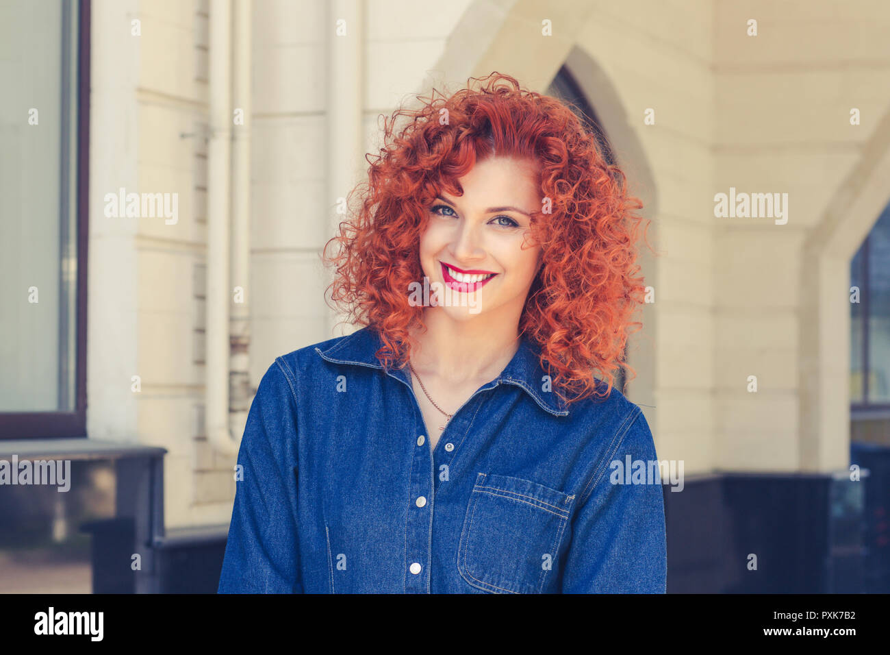 Perfect smile woman hi-res stock photography and images - Alamy