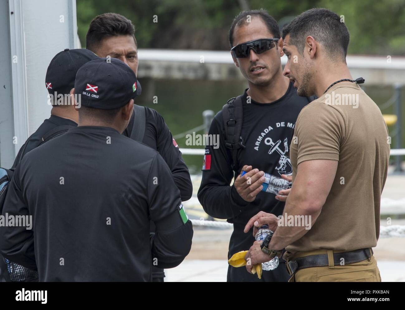 A clearance diver from the Fleet Diving Unit Pacific Leading