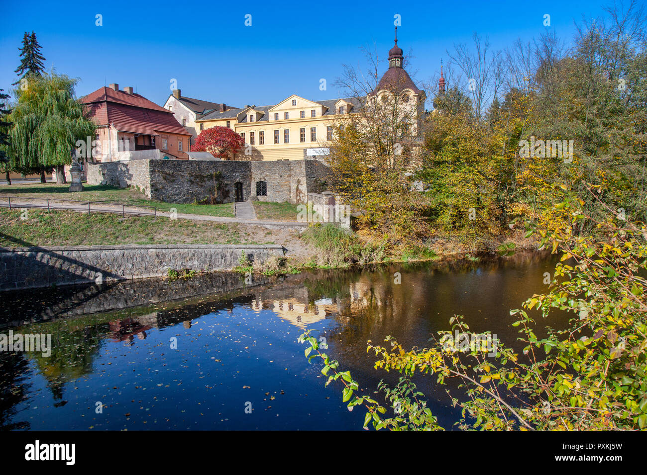 Maloskalická Tvrz A Muzeum B. Němcové, Babiččino údolí, Česká Skalice ...