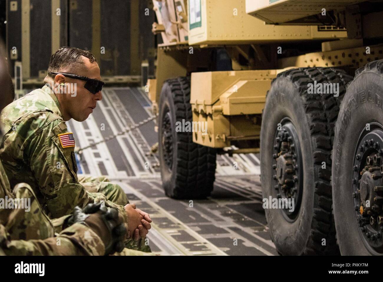 1st battalion 94th field artillery regiment hi-res stock photography ...