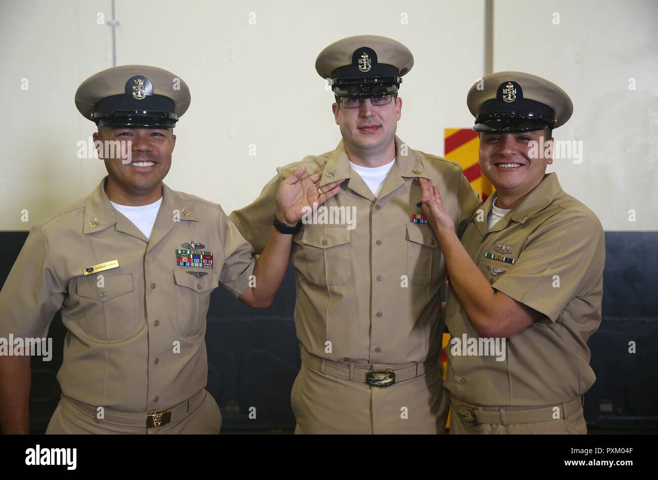 4-norfolk-va-june-9-2017-senior-chief-electronics-technician