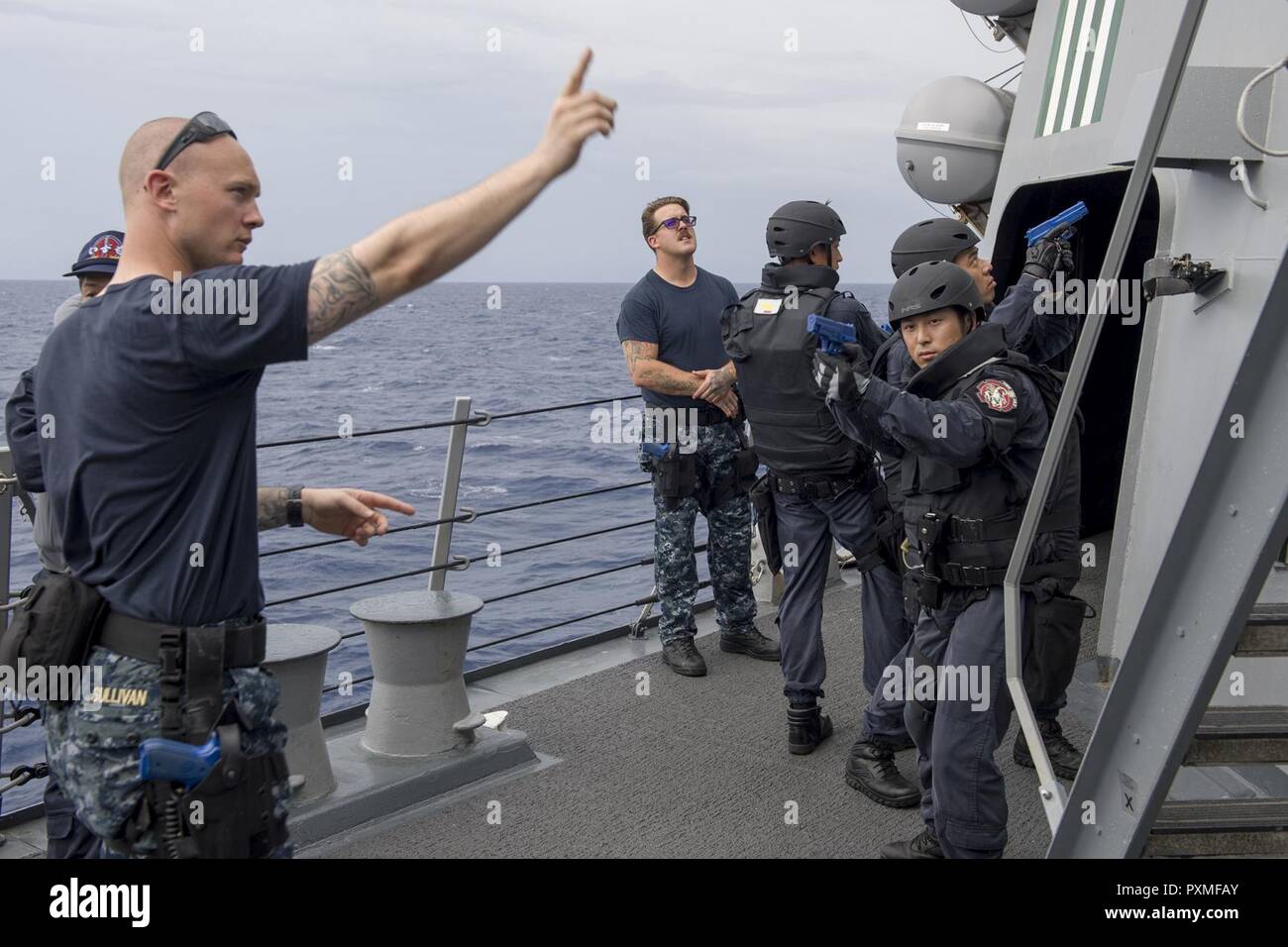 0 SOUTH CHINA SEA (June 10, 2017) Chief Gunner’s Mate Stephen Sullivan ...