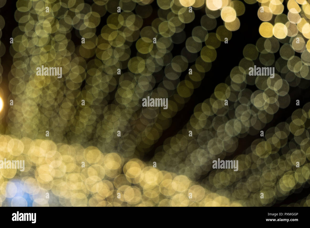 Abstract gold bokeh on the black background Stock Photo - Alamy