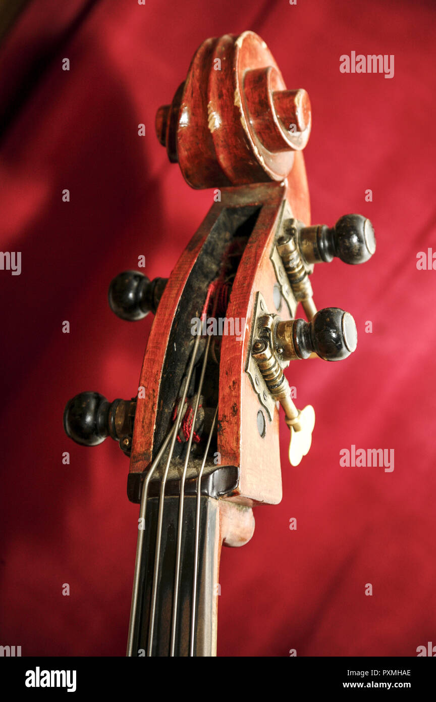Violine detail hi-res stock photography and images - Alamy