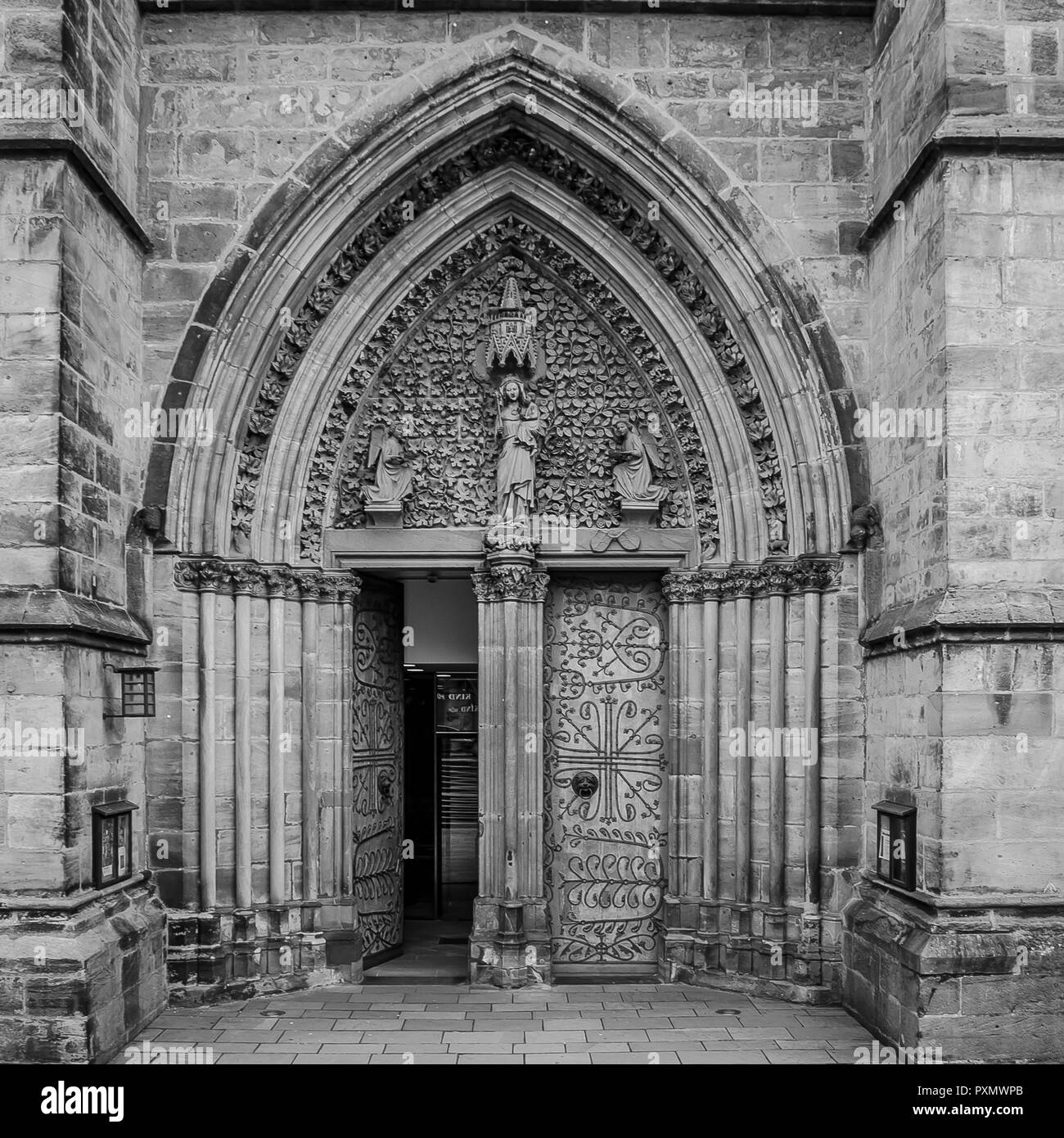 Marburg ist die Kreisstadt des mittelhessischen Landkreises Marburg-Biedenkopf und liegt an der Lahn. Stock Photo