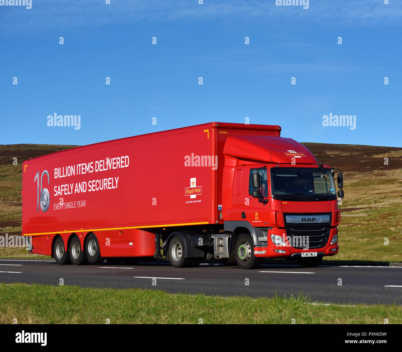 16 Billion Items Delivered Safely and Securely Every Single Year. Royal Mail HGV. M6 Motorway Southbound carriageway, Shap, Cumbria, England, U.K. Stock Photo