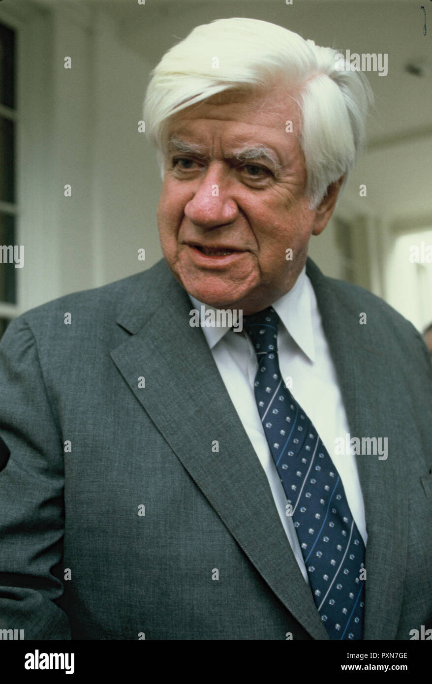 Washington, DC 1983/06/01 Speaker of the House Tip O’Neal talks to members of the press at the White House after a meeting with President Reagan. Photo by Dennis Brack Stock Photo