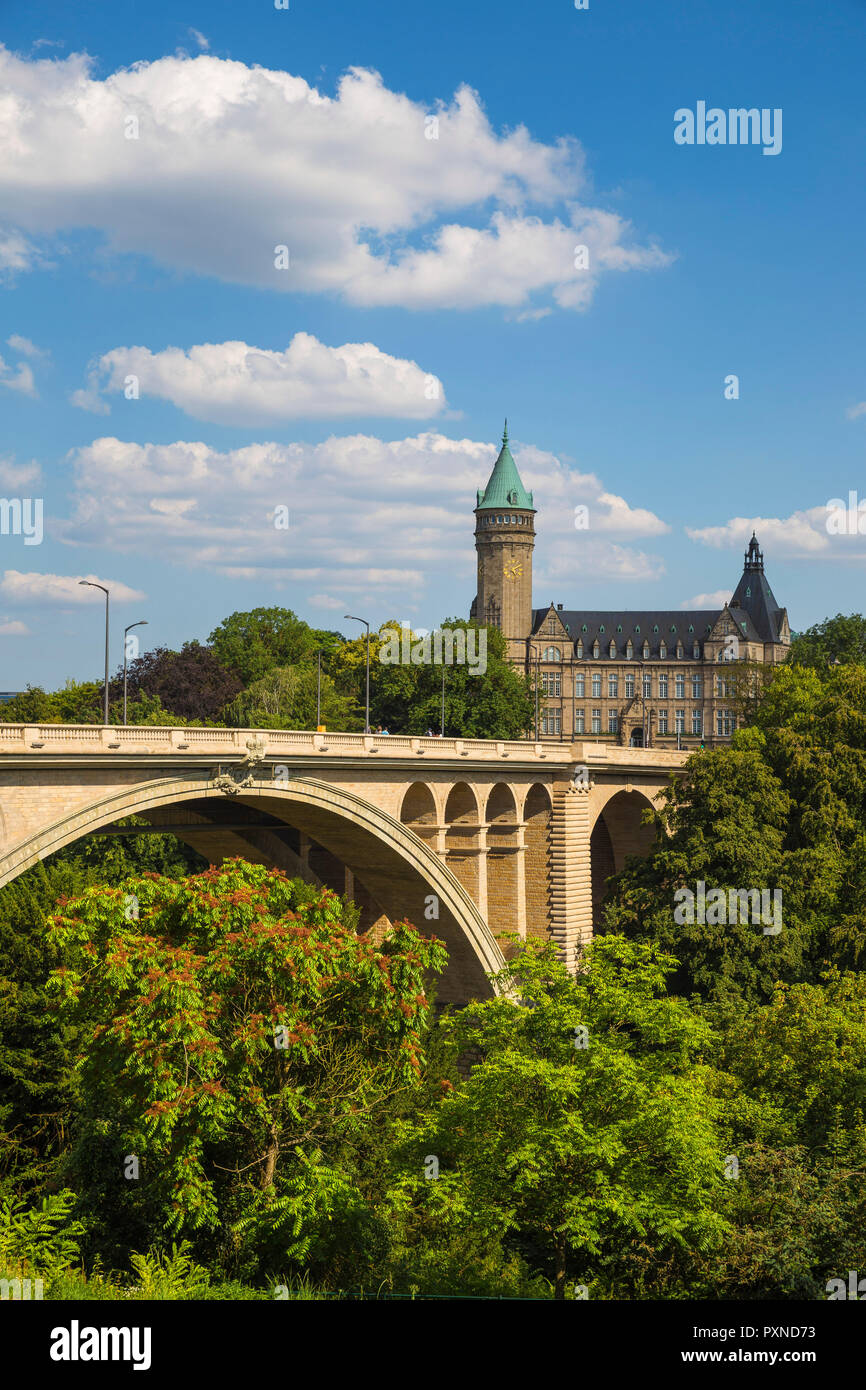 Luxembourg, Luxembourg City, Adolphe bridge, Petrusse Park and the National savings bank Stock Photo