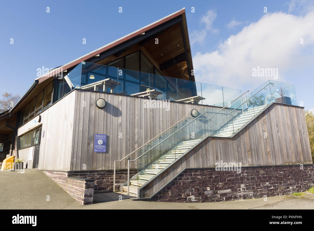 Llyn Brenig visitors centre run by Dwr Cymru or Welsh Water where visitors can hire bikes or fishing boats and eat at the cafe Stock Photo