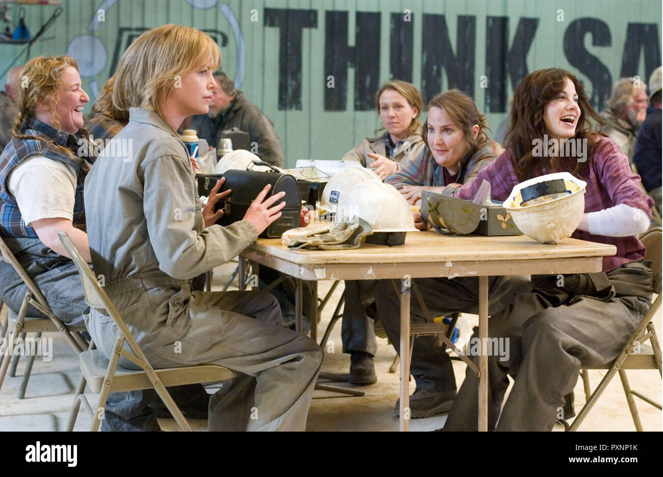 Kaltes Land aka. North Country, 2005 Regie: Niki Caro, The mine workers: Josey (CHARLIZE THERON), Big Betty (RUSTY SCHWIMMER), Glory (FRANCES MCDORMAND), Peg (JILLIAN ARMENANTE) and Sherry (MICHELLE MONAGHAN) Stock Photo