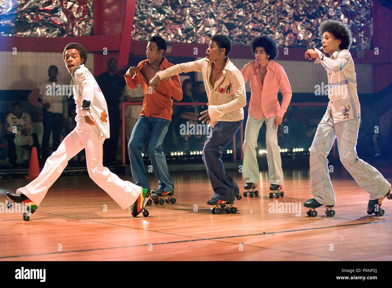 Roll Bounce, 2005 Regie: Malcolm D. Lee, It's the summer of 1978 and if you're looking for good times there ist just one place to go: the local roller disco: The Roller Skater: BOW WOW, BRANDON T. JACKSON, MARCUS T. PAULK, RICK GONZALES, KHLEO THOMAS Stock Photo