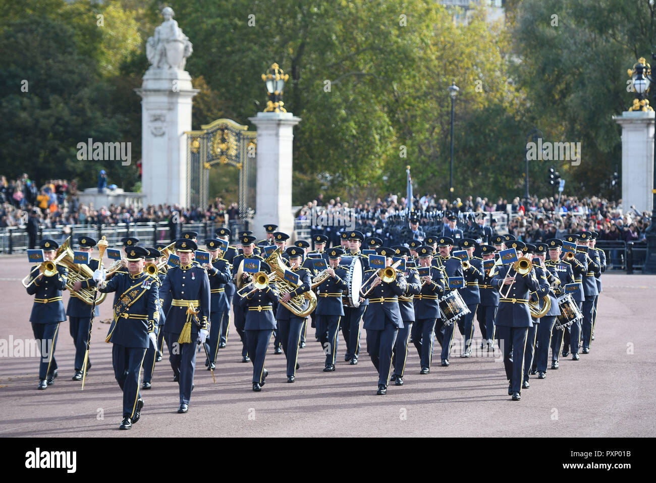 The Band of the RAF at Buckingham Palace, London, during the visit of King Willem-Alexander and Queen Maxima of the Netherlands. Stock Photo