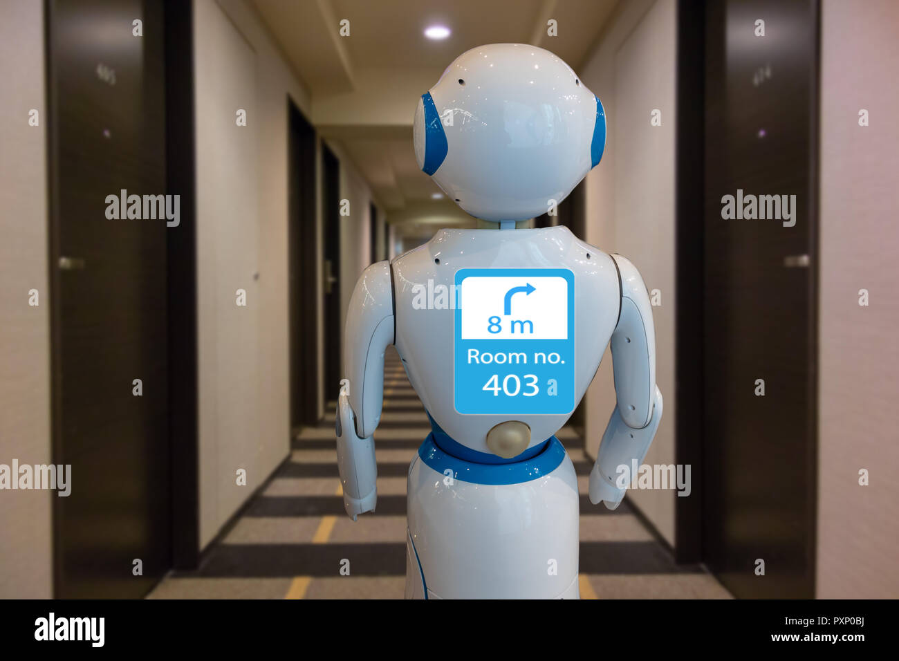 smart hotel in hospitality industry 4.0 technology concept, robot butler ( robot assistant) use for greet arriving guests, deliver customer, items to  r Stock Photo - Alamy