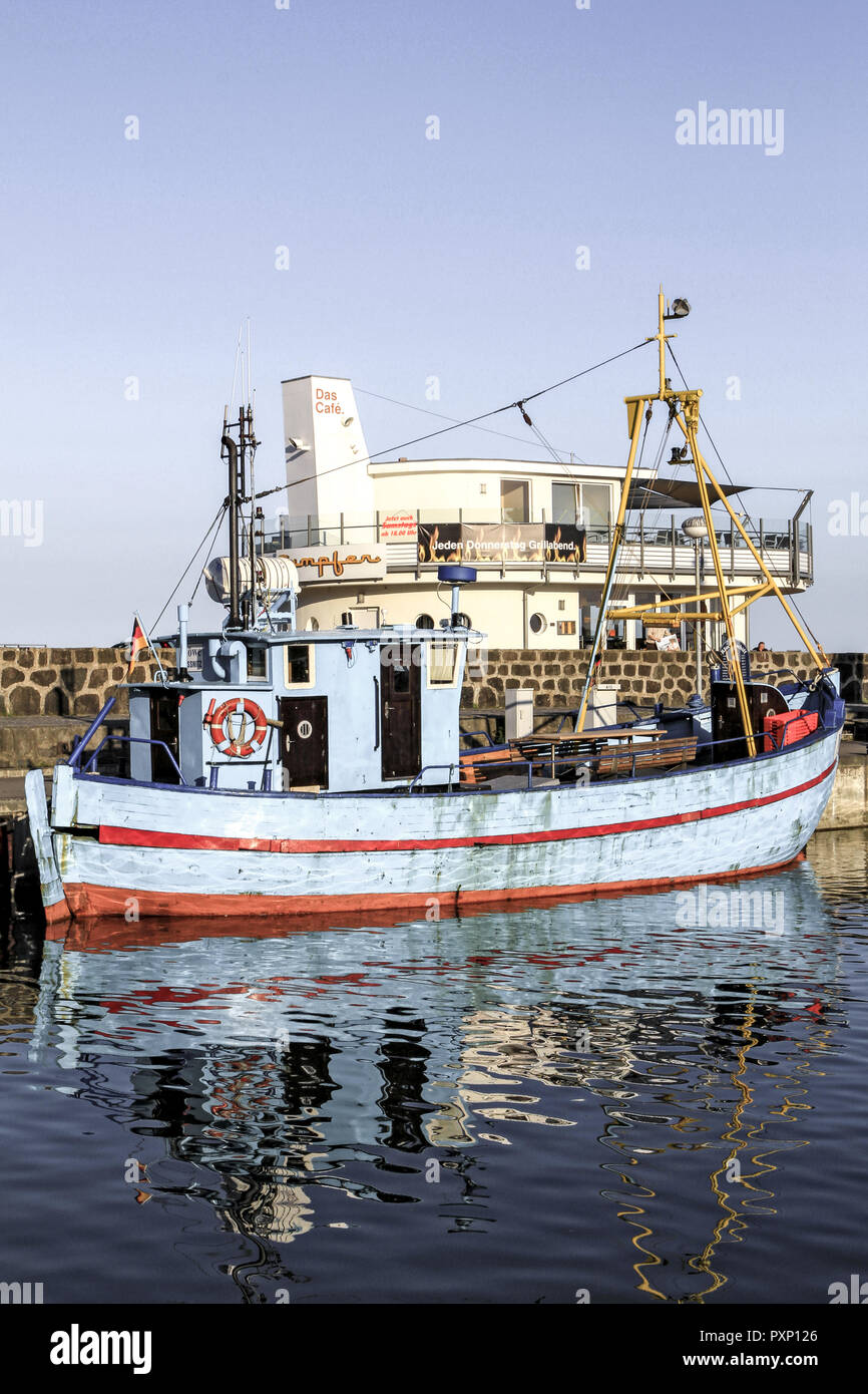 Deutschland, Mecklenburg-Vorpommern, Ostsee, Insel Ruegen, Hafen von Sassnitz, Fischerboot, Fischkutter Stock Photo