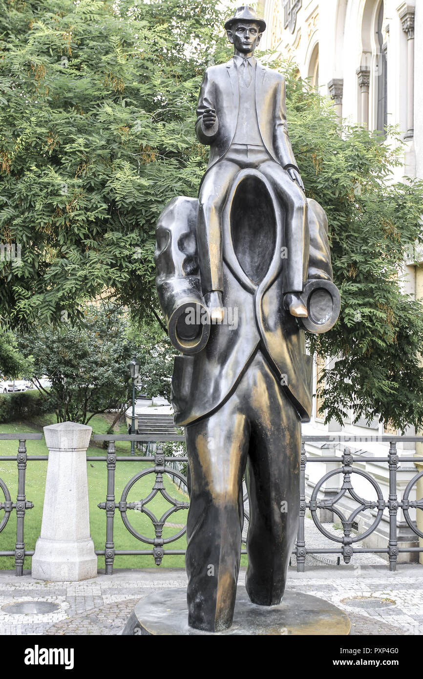 Franz Kafka Skulptur bei der spanischen Synagoge in Prag, Tschechische