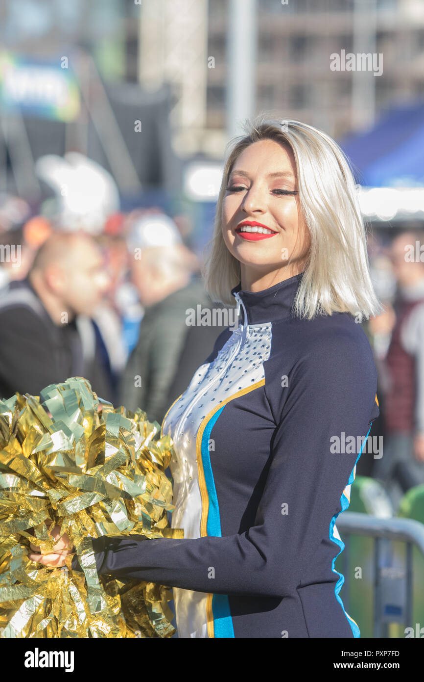 21st October 2018 LONDON, ENG - NFL: OCT 21 International Series - Titans at Chargers Atmosphere - Credit Glamourstock21st October 2018 LONDON, ENG - NFL: OCT 21 International Series - Titans at Chargers Atmosphere - Credit Glamourstock21st October 2018 LONDON, ENG - NFL: OCT 21 International Series - Titans at Chargers Cheerleaders - Credit Glamourstock Stock Photo