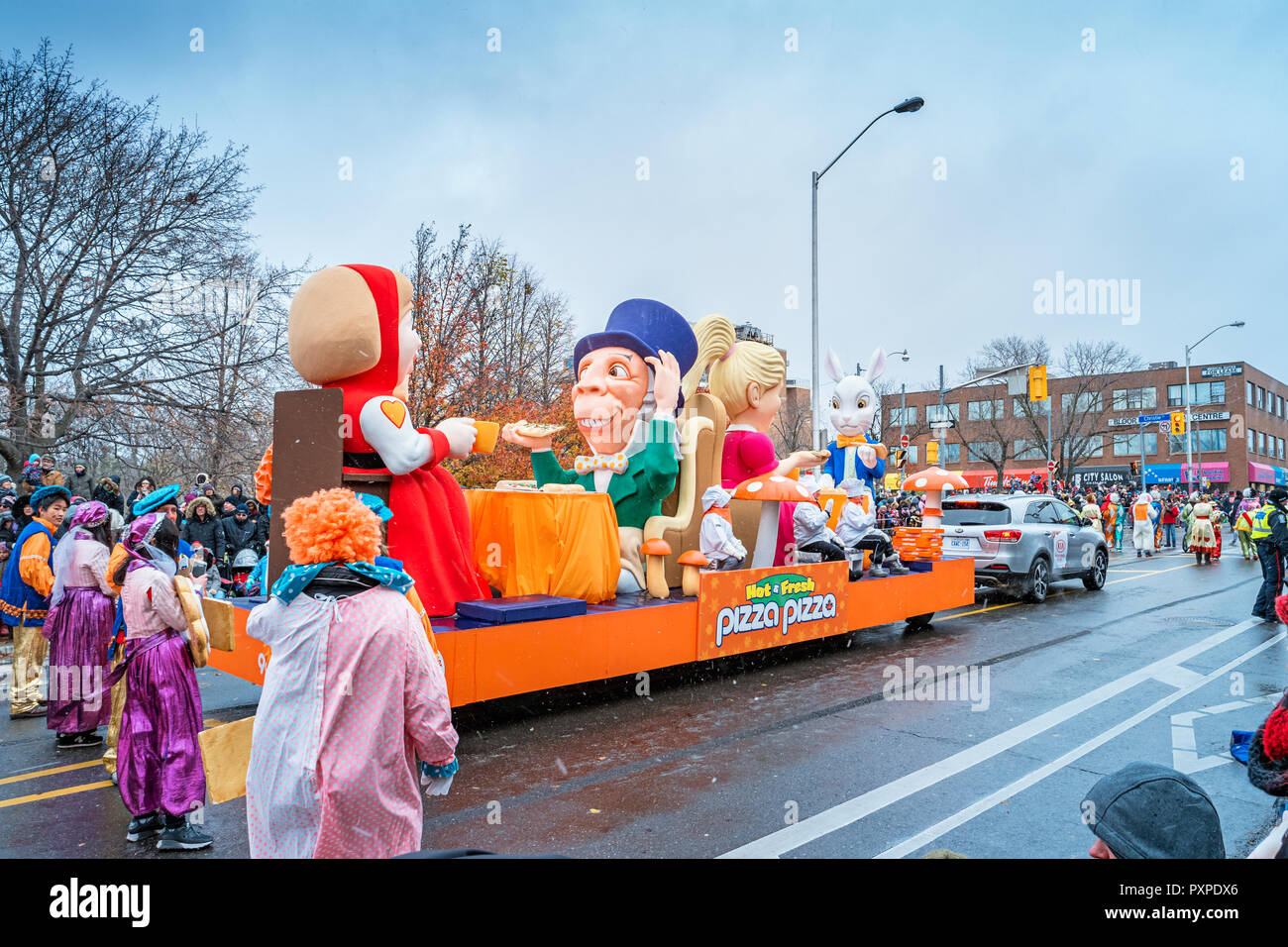 Santa claus parade hi-res stock photography and images - Alamy