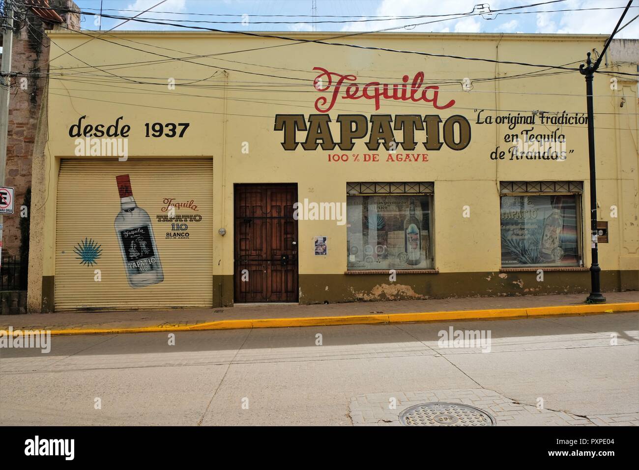 Street view of the front of the Tequila Tapatio store in Arandas
