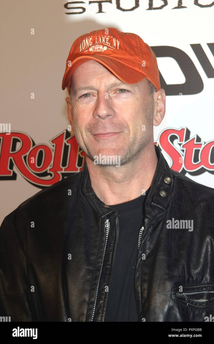Bruce Willis  03/28/05 SIN CITY @ Mann National Theatre, Westwood  Photo by Akira Shimada/HNW / PictureLux (March 28, 2005)   File Reference # 33687 121HNWPLX Stock Photo