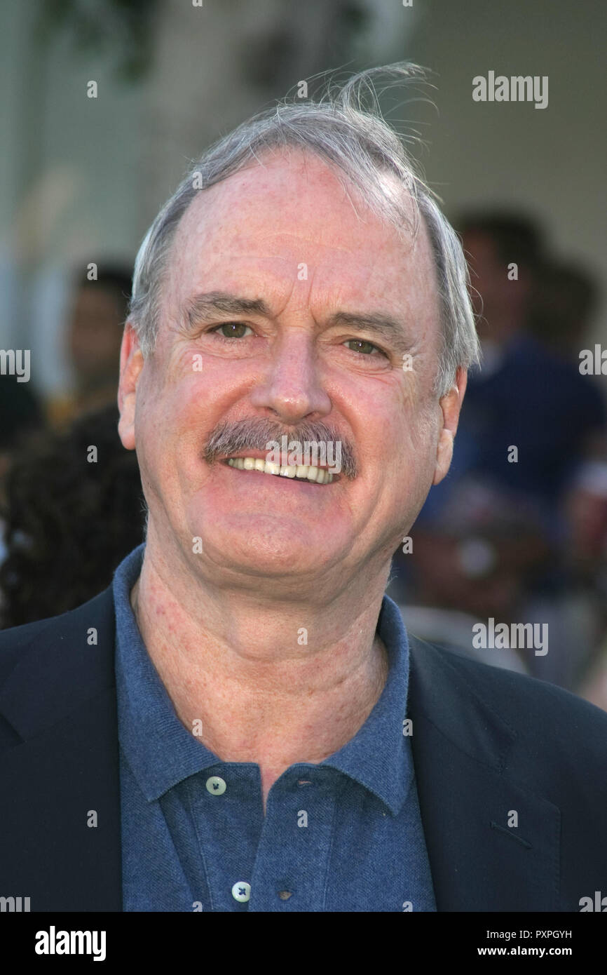 John Cleese  05/08/04 SHREK 2 @ Mann Village Theatre, Westwood  Photo by Kazumi Nakamoto/Hollywood  News Wire(May 8, 2004)   File Reference # 33687 359HNWPLX Stock Photo