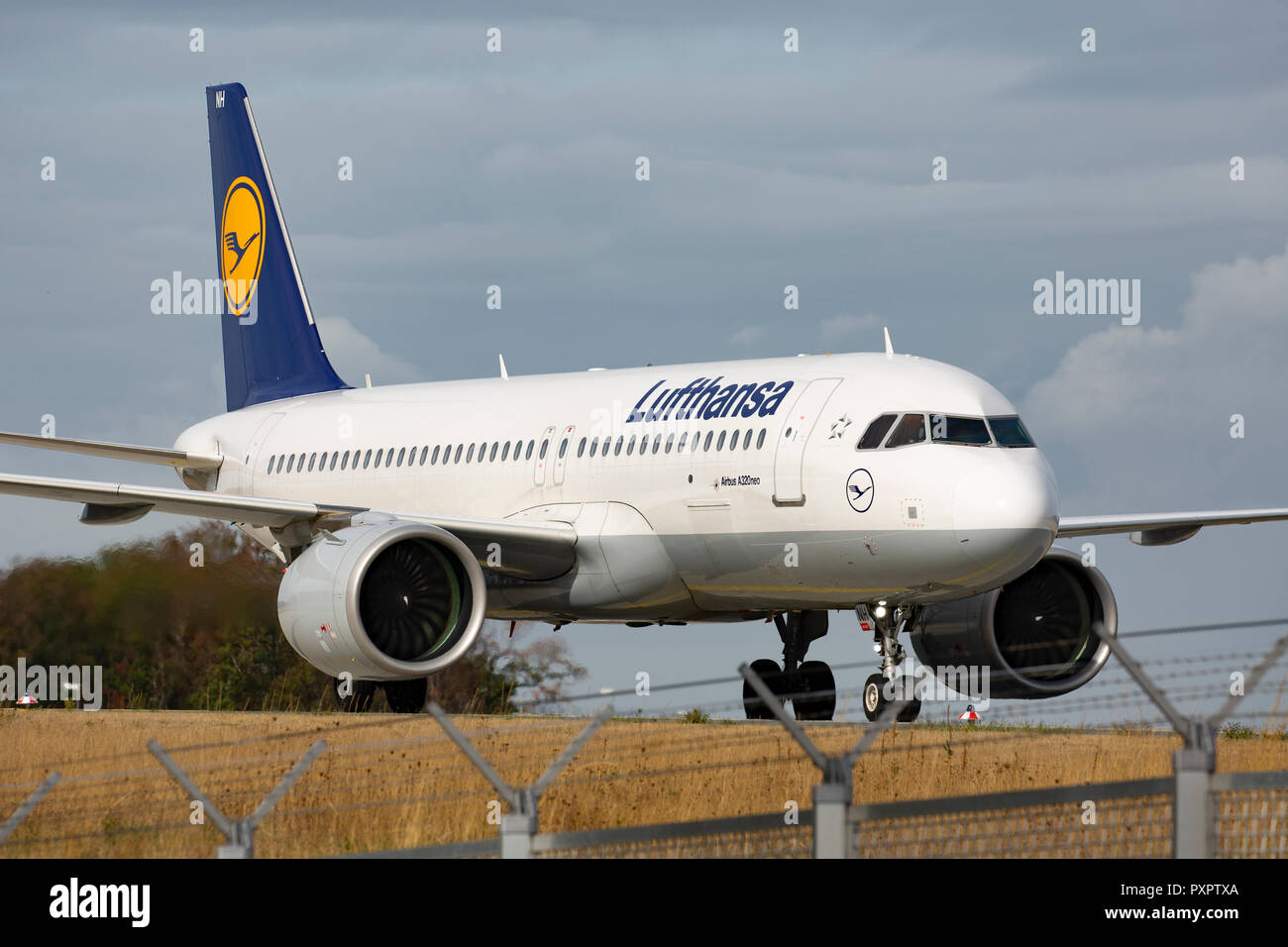 Airbus A 320neo der Lufthansa am Flughafen Frankfurt am Main (FRA), 23.09.2018 Stock Photo