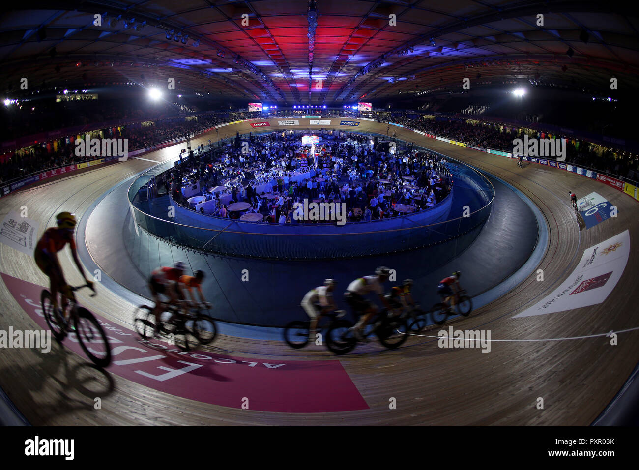 General view of the Six Day Men Team Elimination during day one of the Six Day Series at Lee Valley Velopark, London. PRESS ASSOCIATION Photo. Picture date: Tuesday October 23, 2018. Photo credit should read: Steven Paston/PA Wire. Stock Photo