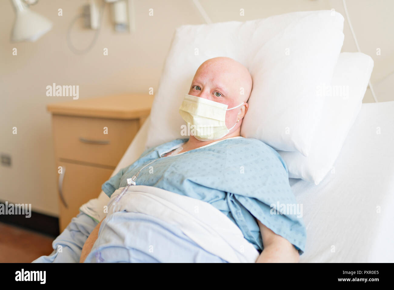 Онкологический больной. Онкобольные после операции. Онкобольные после операции. Онкобольные на последней стадии. Онкобольные после операции.