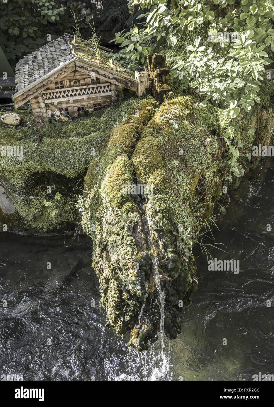 Small cottage garden pond hires stock photography and images Alamy