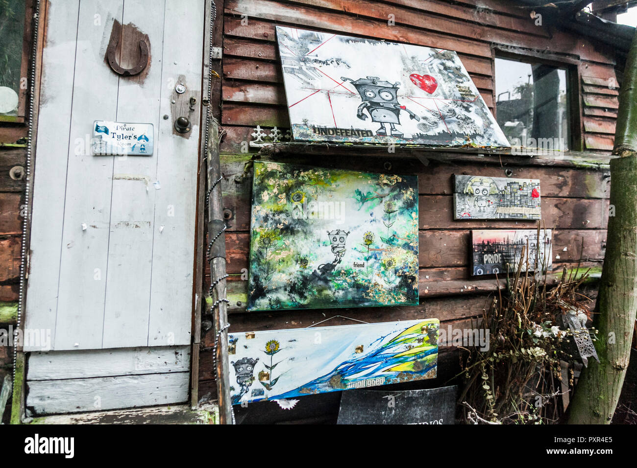 An artists at Eel Pie Island,London,England,UK Stock Photo Alamy