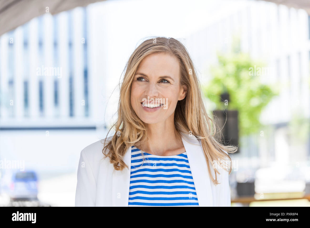 Blond women laughing smiling happy hi-res stock photography and images ...