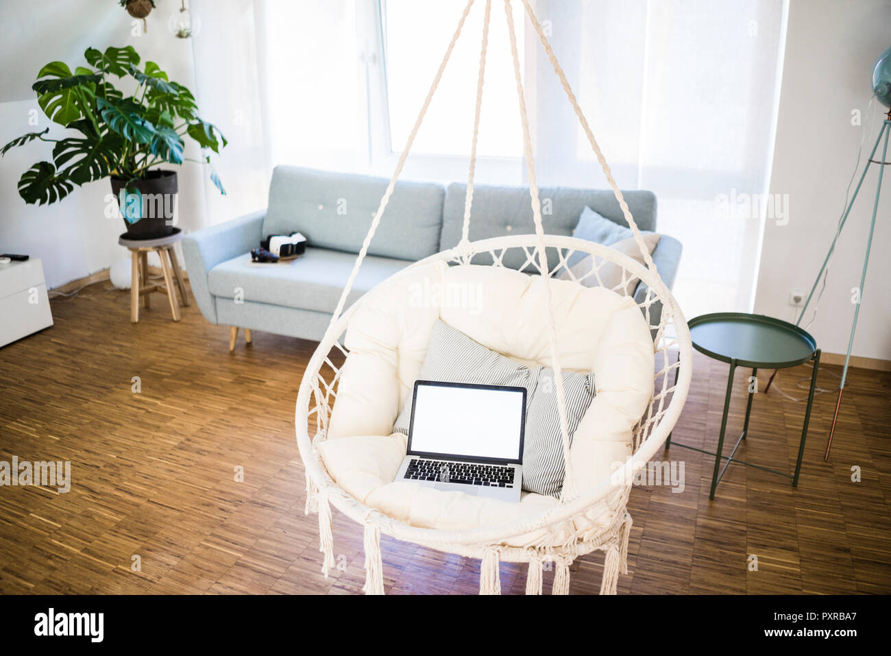Hanging chair hi-res stock photography and images - Alamy