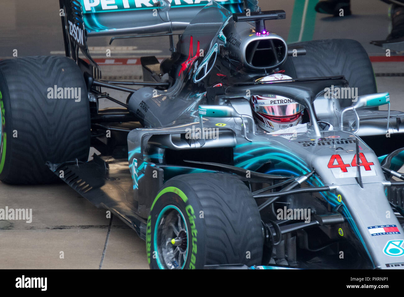 Austin, Texas, USA. 19th Oct, 2018. Lewis Hamilton, Mercedes, heading out for Practice 2 at the US Grand Prix at the Circuit of the Americas, October 19, 2018, Austin, Texas. Credit: Eddie Hurskin/ZUMA Wire/Alamy Live News Stock Photo