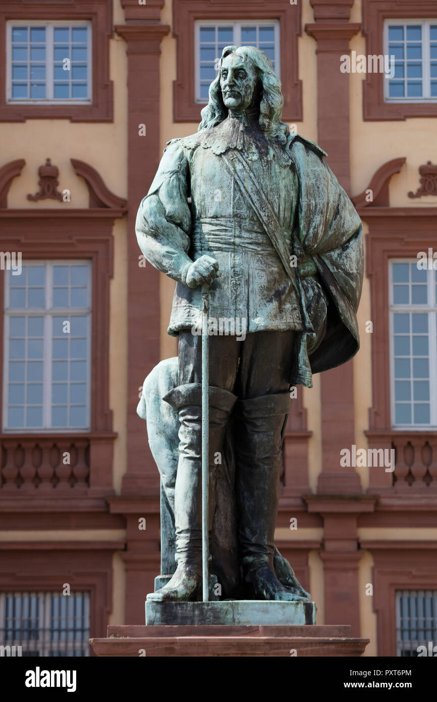 Mannheim palace sculpture hi-res stock photography and images - Alamy