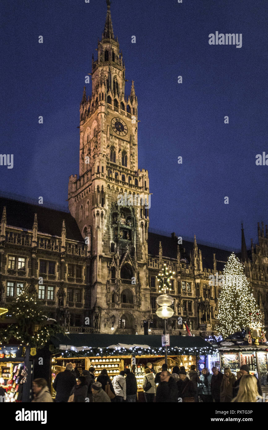 Weihnachtsmarkt In München Beim Rathaus, Marienplatz, Deutschland 