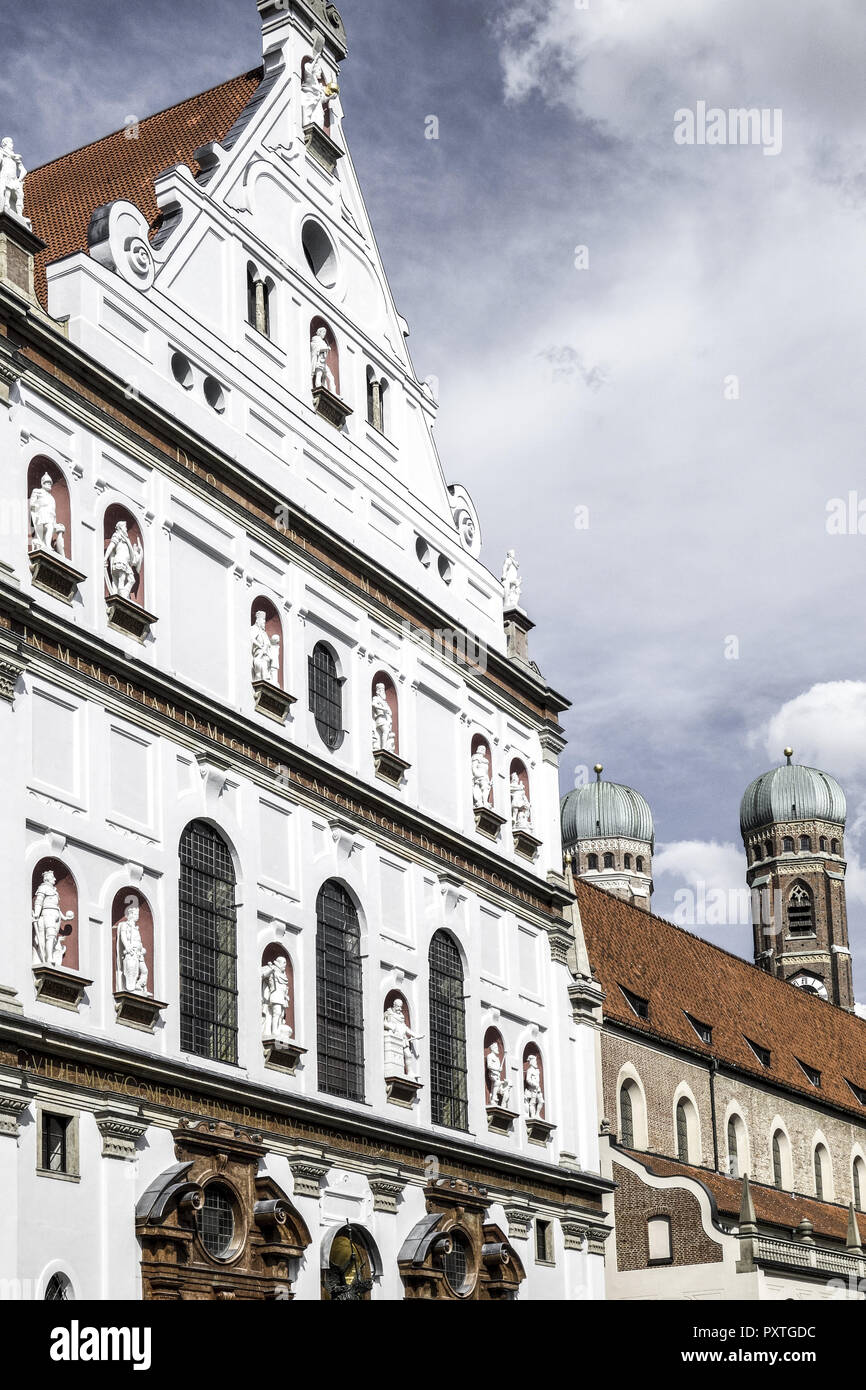 Neuhauserstrasse in München, Kirche St. Michael, Bayern, Deutschland Stock Photo