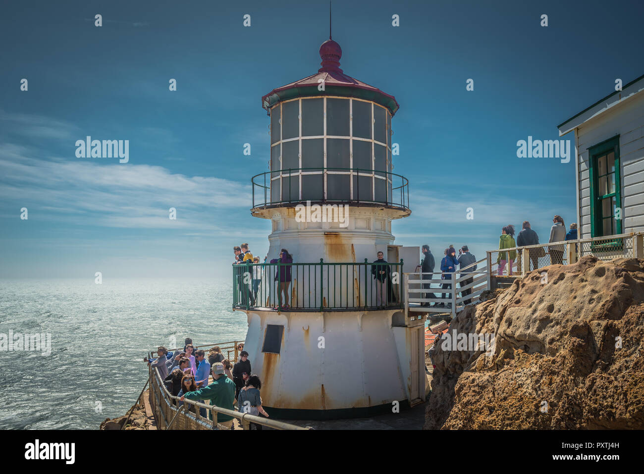 Point Reyes Wind Point Reyes, CA, EUA - MARCH 25 2016: Wind blown high clouds spread as ...