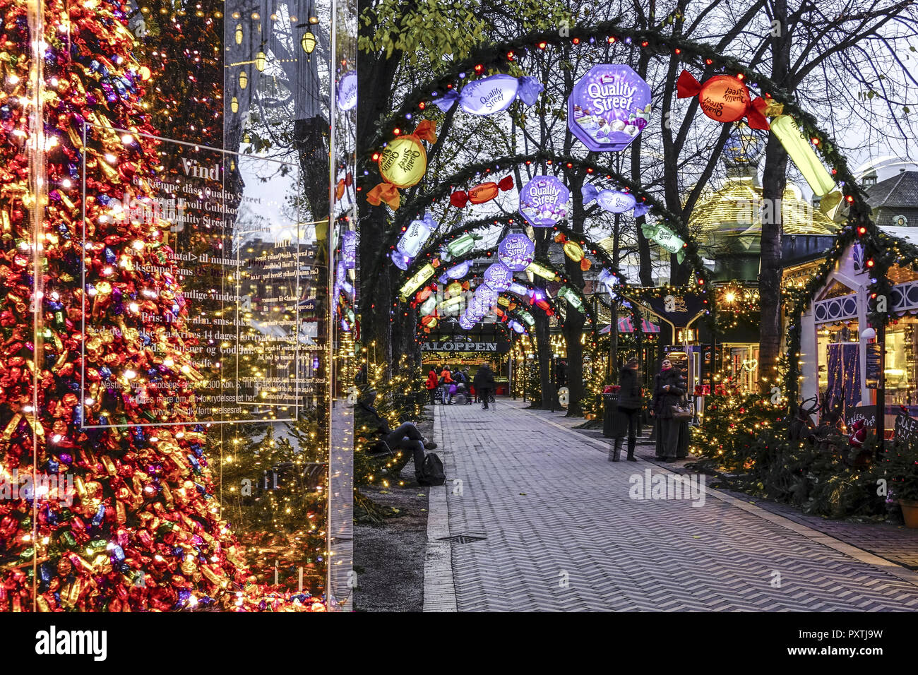 Weihnachtsmarkt im Vergnügungspark Tivoli, Innenstadt, Kopenhagen