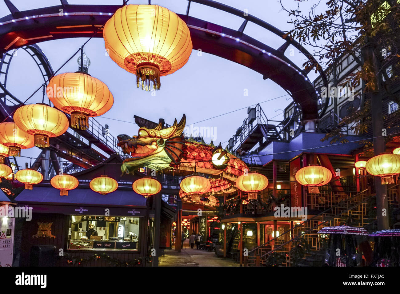 Weihnachtsmarkt im Vergnügungspark Tivoli, Innenstadt, Kopenhagen