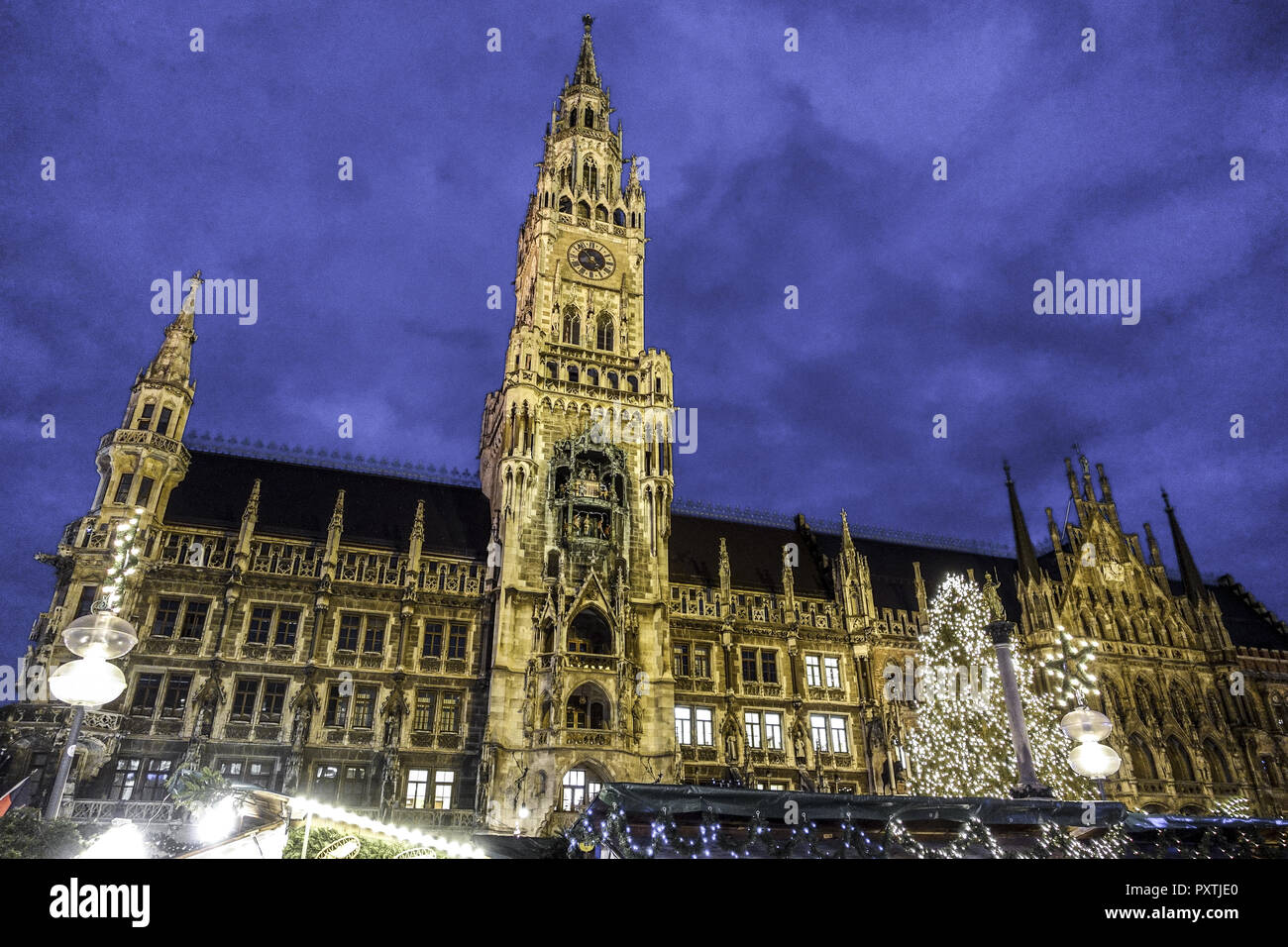 Christkindlmarkt, Weihnachtsmarkt am Münchner Marienplatz, Christmas