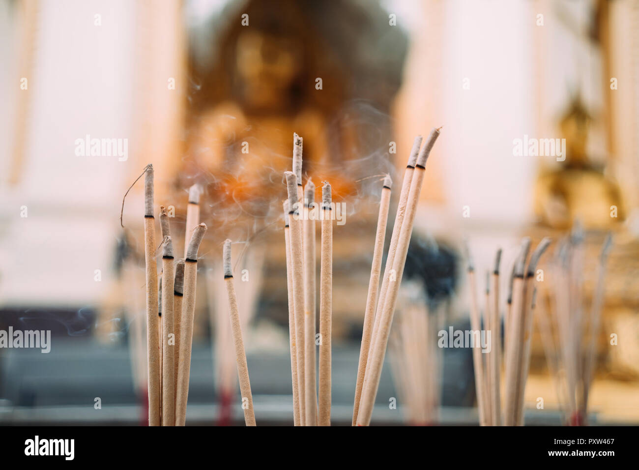 Incense burning hi-res stock photography and images - Alamy
