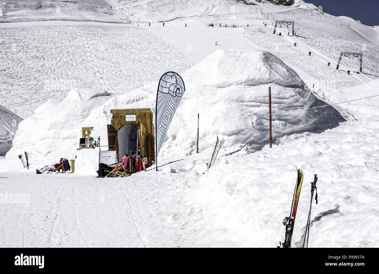 Das IgluDorf, Bar und Hotel auf der Zugspitze, Alpen, Bayern