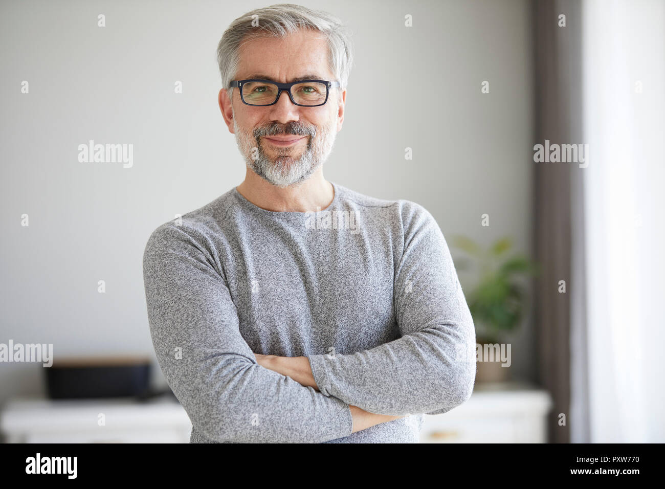 Mature adult man male hi-res stock photography and images - Alamy