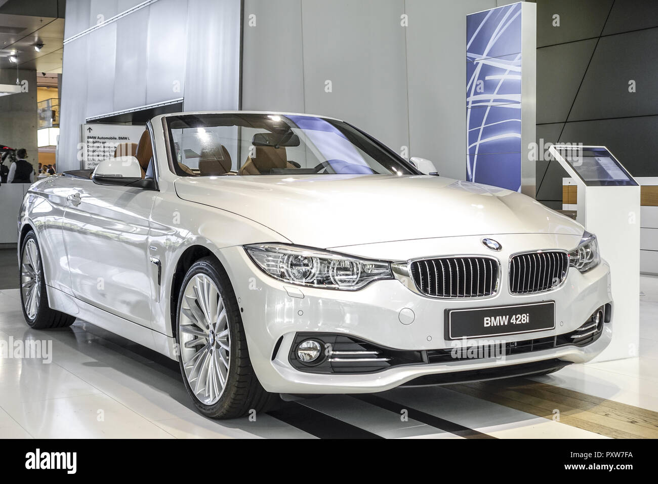 Bmw Welt Munchen Ausstellung Bmw 428i Cabriolet Bayern Deutschland Europa Www Allover Cc Tph Stock Photo Alamy