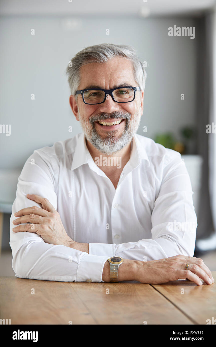 Only one mature adult man hi-res stock photography and images - Alamy
