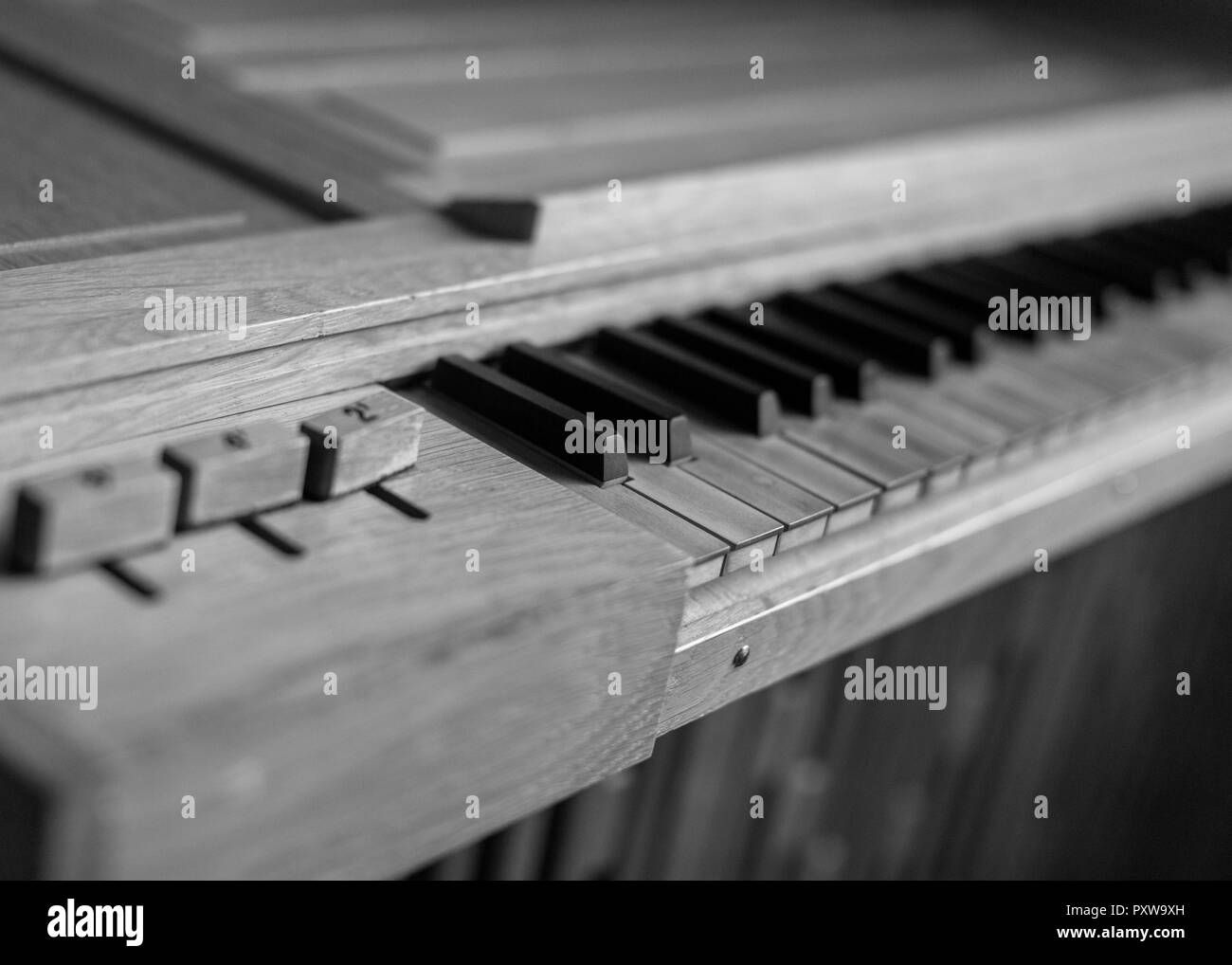 Organ manual Black and White Stock Photos & Images - Alamy