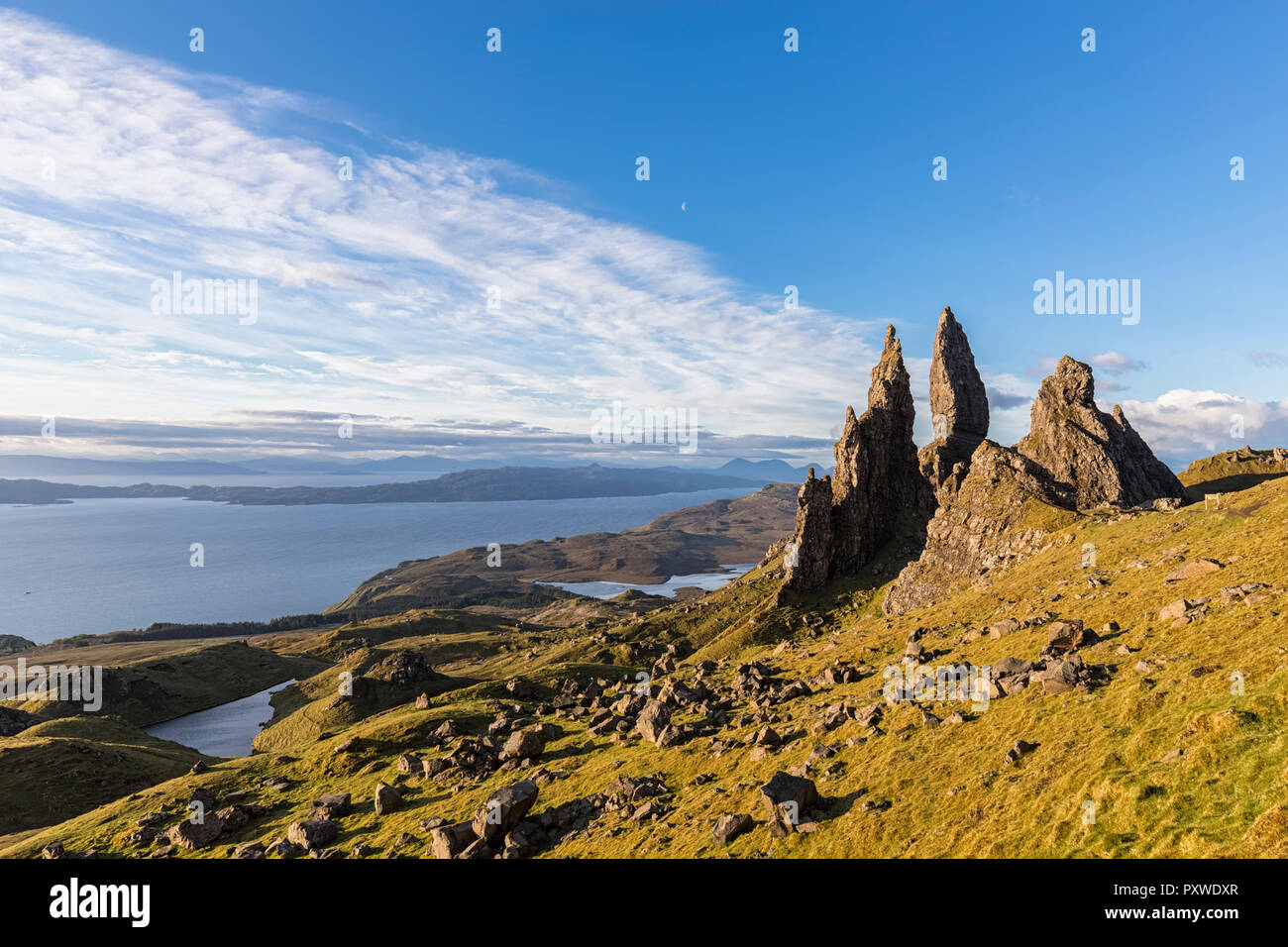 UK, Scotland, Inner Hebrides, Isle of Skye, Trotternish, morning mood at Loch Leathan and The Storr Stock Photo
