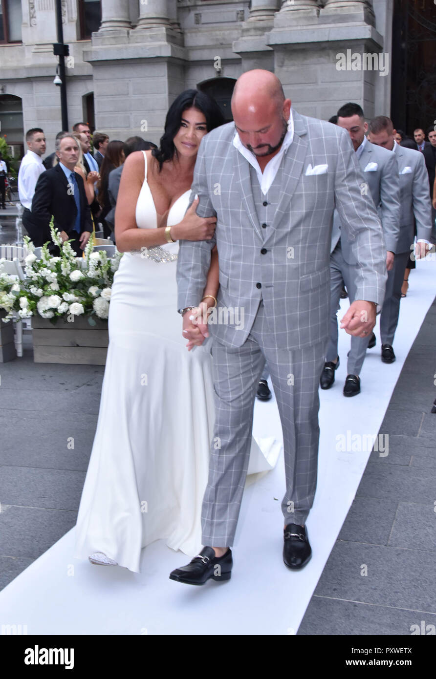 Former 'Mob Wives' star Alicia DiMichele marries restaurateur Rob