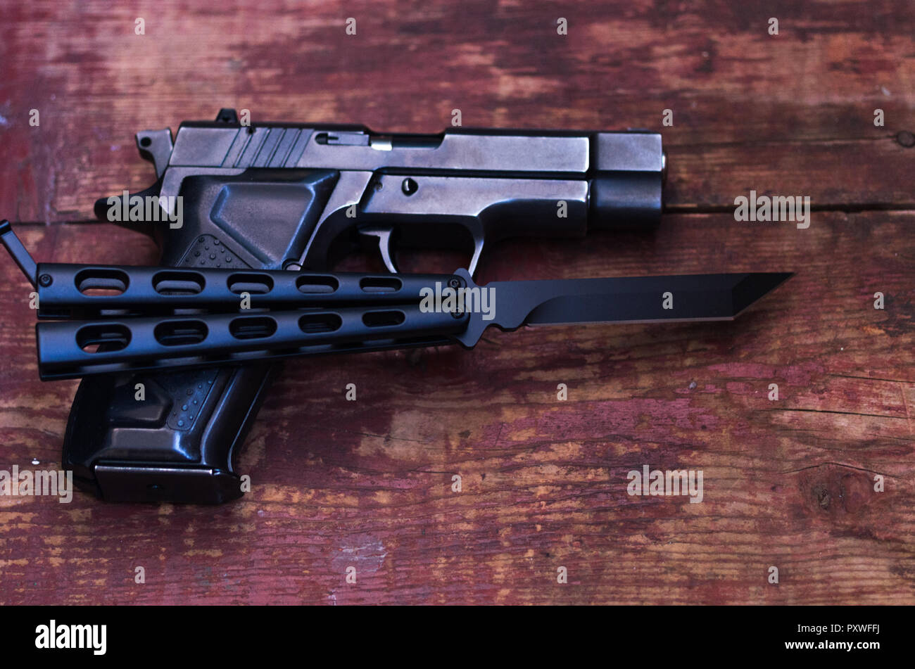 Vintage weapons hires stock photography and images Alamy